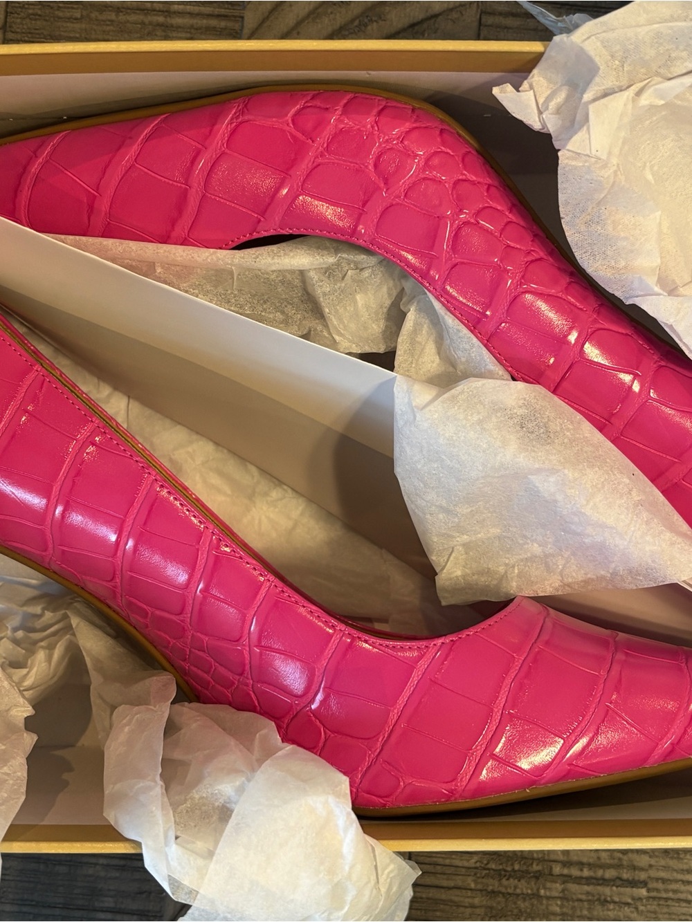 Michael Kors Fuchsia Croc-Embossed Pointed-Toe Pumps - Picture 6 of 6